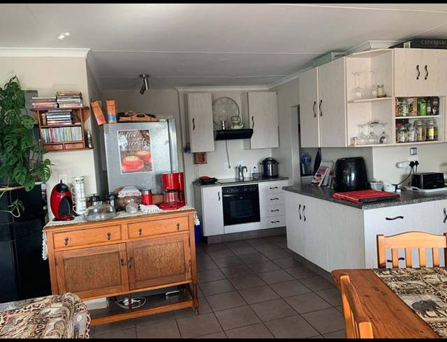 4 BEDROOM HOUSE FOR SALE IN FRAAIUITSIG